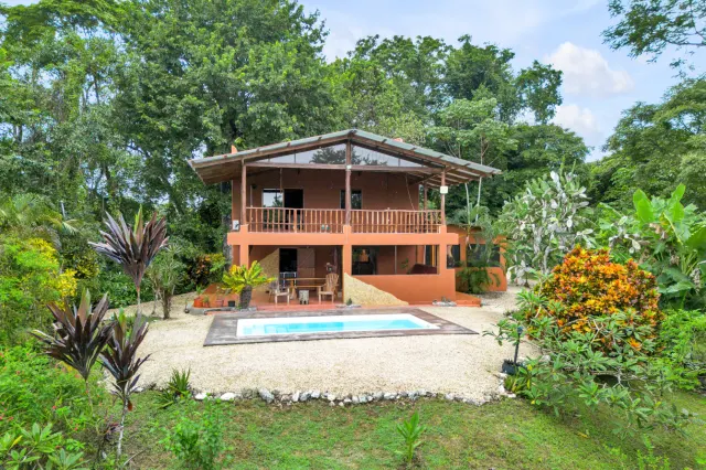 Villa de Estilo Bohemio en Las Delicias con Vista al Mar