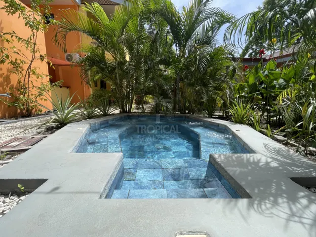 Complejo de Alquiler con Piscina en Playa Potrero – Alta Rentabilidad a 250 m del Mar