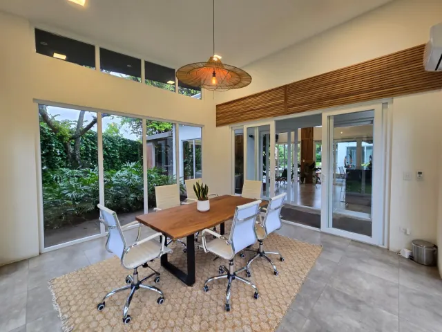 Casa en Alquiler en Elements Lindora – Moderna, Amueblada y Espaciosa