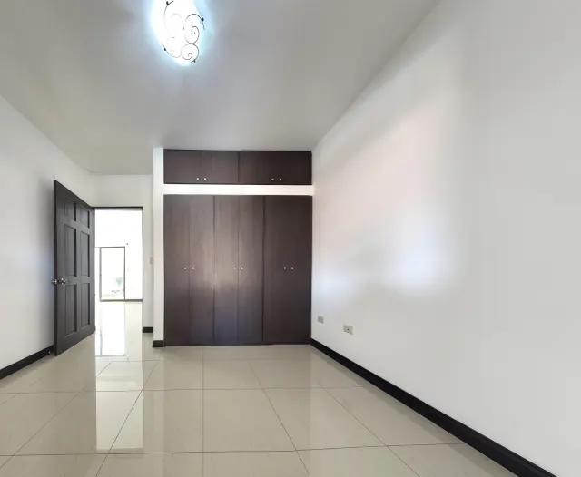 Condominio Moderno de 2 Dormitorios en Monte Blanco, Heredia