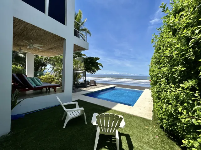 Villa de Lujo Frente al Mar en Alquiler en Playa Tivives, Costa Rica