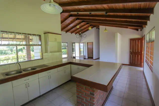 Casa en venta Santa Ana Piedades 2650m2
