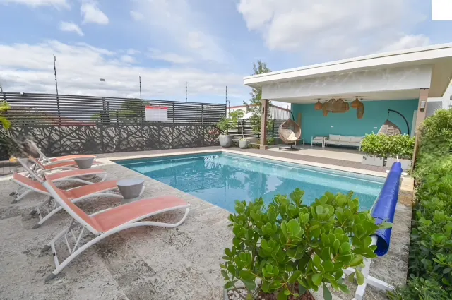 Casa Tipo Townhouse en Venta en Condominio Privado, Escazú