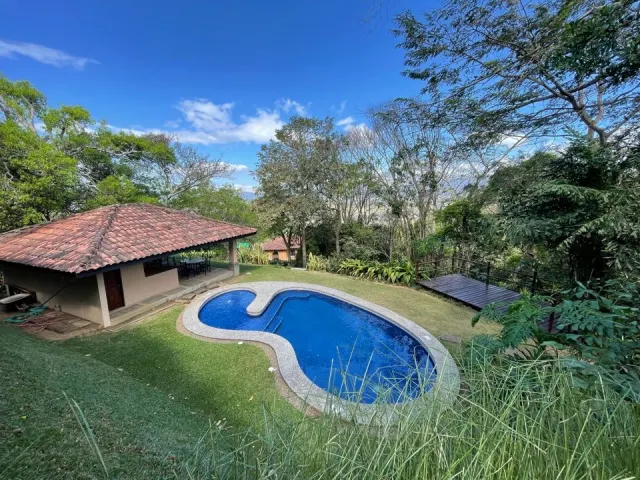 Casa moderna en condominio Ciudad Colon con vistas