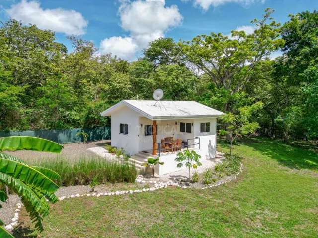Villas Oasis – Propiedad Multifamiliar con Potencial de Inversión Cerca de Tamarindo