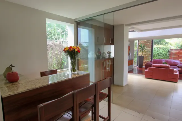 Refugio Moderno en Campo de Golf: Espectacular Casa en Valle del Sol, Santa Ana
