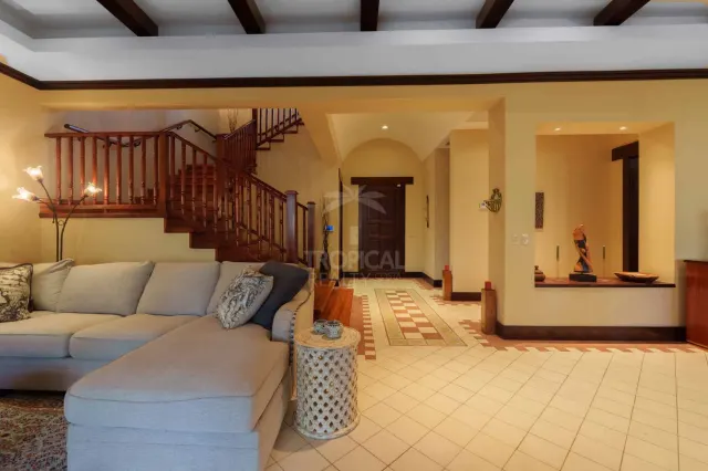Residencia de Lujo en Hacienda Pinilla con Arquitectura Colonial Española y Estilo de Vida Resort