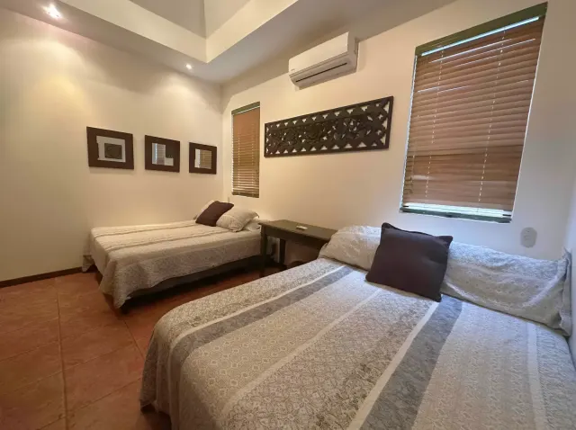 Villa de Lujo Frente al Mar en Playa Hermosa, Jacó – $875,000 USD