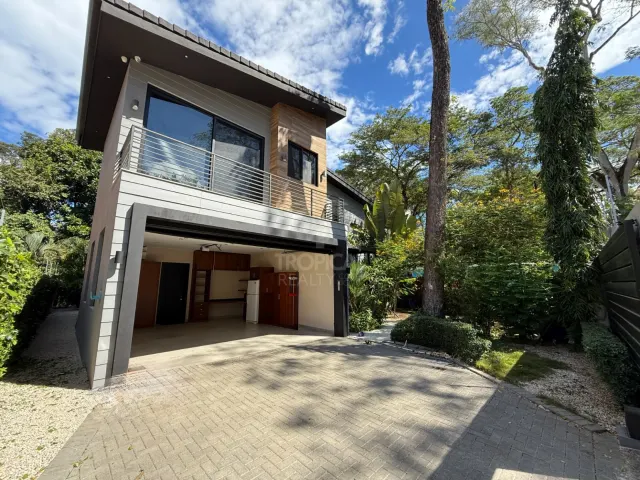 Casa Moderna de Lujo en Venta Cerca de la Playa Vendida