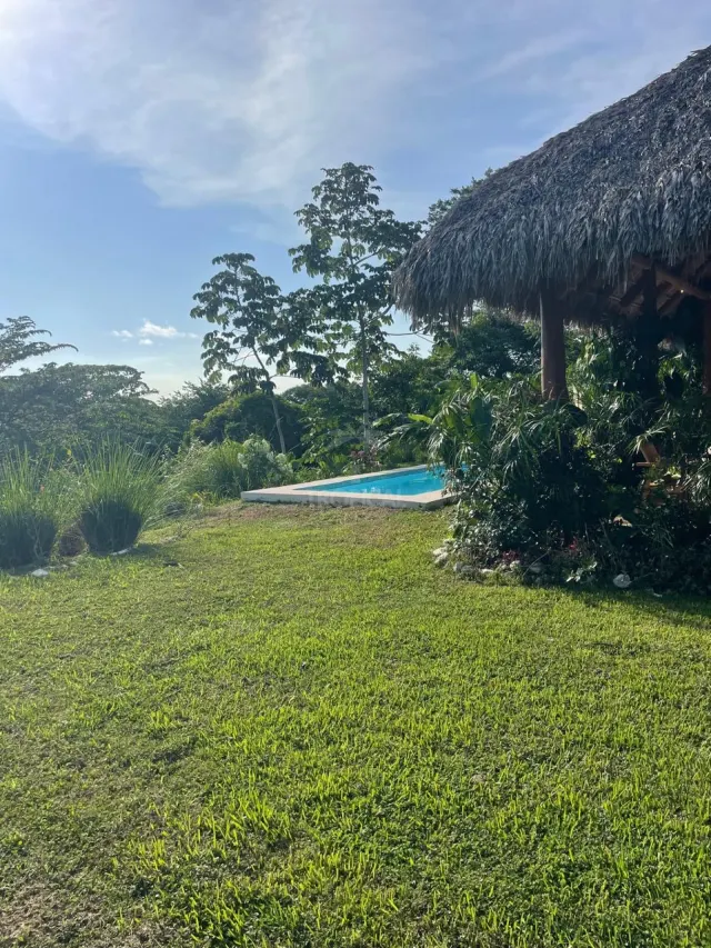 Terreno de uso mixto con vista al mar en Mal País, Costa Rica, con 75% de construcción permitida, $629,000