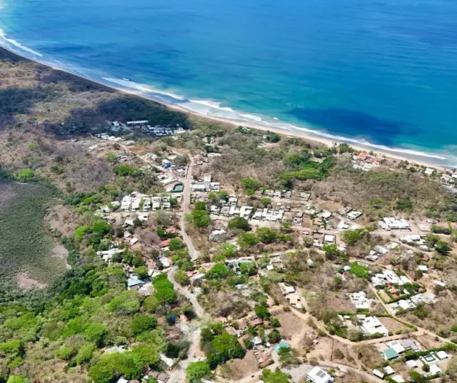 Oportunidad de Inversión en Playa Grande – Terreno de 600 m² con Múltiples Unidades a Pocos Pasos del Mar
