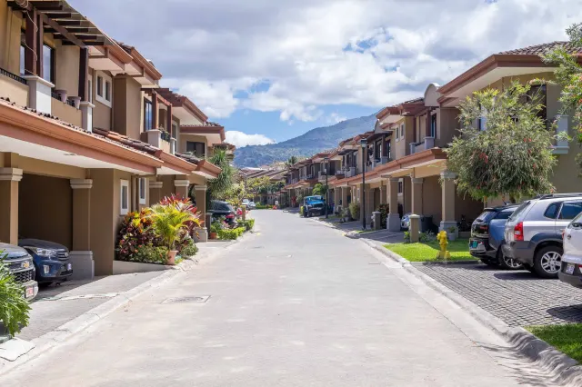 Casa en venta en Villas de Valencia, Escazú