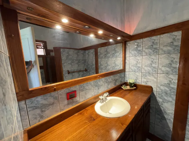 Santa Ana Piedades casa de una planta con 10.763m2