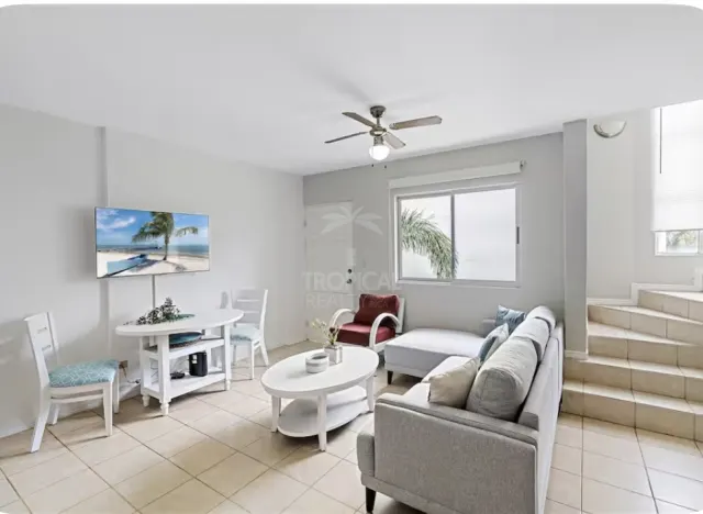 Condominio de Playa en Venta en Tamarindo – Elegancia Tropical a Pasos del Océano
