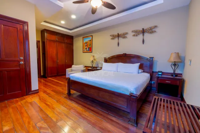 Hotel Boutique en Venta en Barrio Amón – Propiedad Histórica con Alto Potencial de Desarrollo