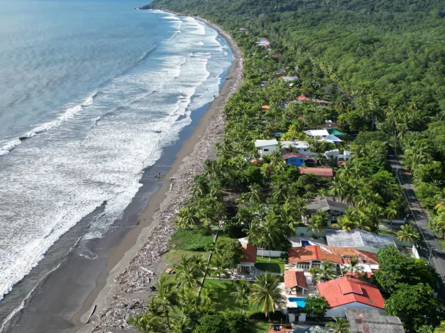 Casa frente a playa en venta con cabaña