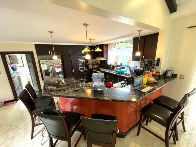 Preciosa casa en condominio Santo Domingo.
