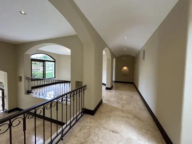 Se vende amplia casa en Condominio Villa Real