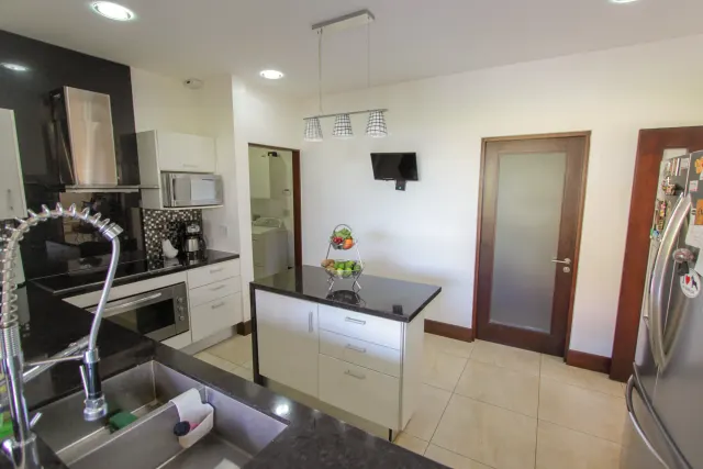 Casa en Venta en Lomas del Valle, Alto de Las Palomas – 3 Habitaciones con Amenidades de Lujo