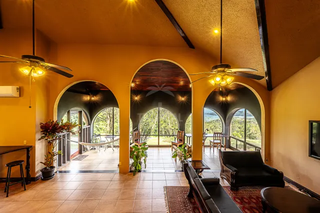 Exclusiva Finca con Vista al Lago y Volcán Arenal – BAJO CONTRATO