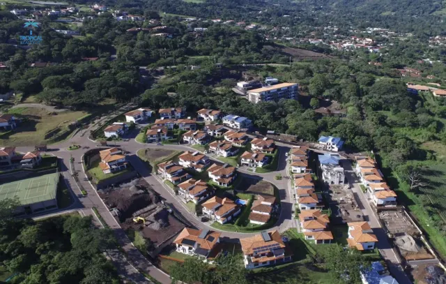 Casa en Venta en Lomas del Valle, Alto de Las Palomas – 3 Habitaciones con Amenidades de Lujo