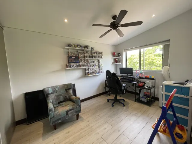Hermosa Casa en Venta en Condominio - Hacienda Los Reyes