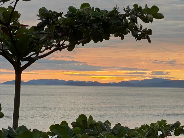 Casa frente a playa con piscina propia Tivives