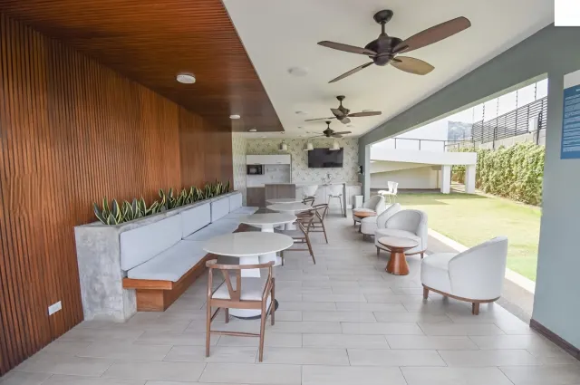 Casa Tipo Townhouse en Venta en Condominio Privado, Escazú