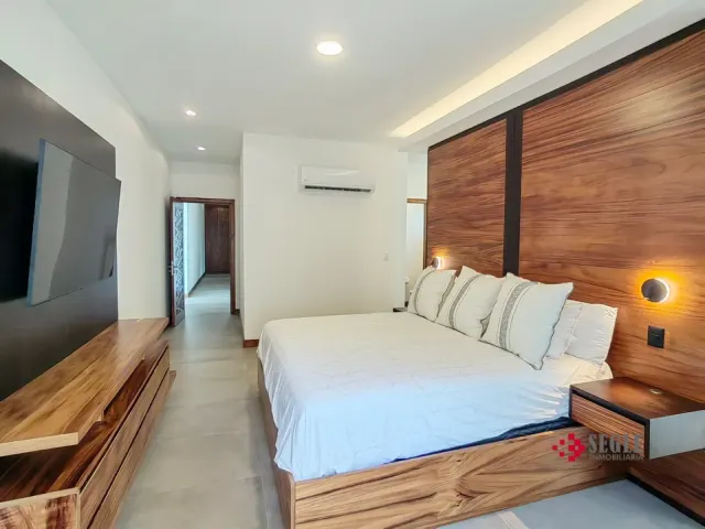 Casa de Playa de Lujo en Venta en Reserva Conchal, Guanacaste – 4 Habitaciones, Piscina, Jacuzzi y Vista al Campo de Golf