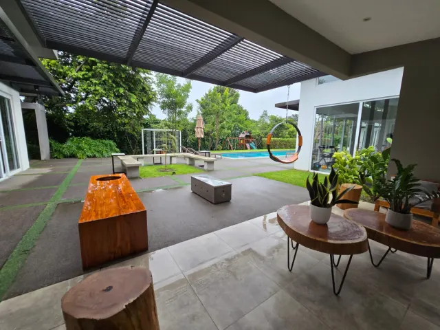 Casa en Alquiler en Elements Lindora – Moderna, Amueblada y Espaciosa