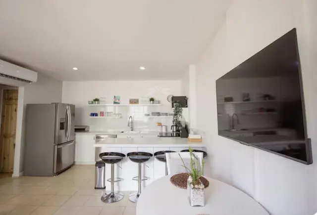 Condominio de Playa en Venta en Tamarindo – Elegancia Tropical a Pasos del Océano
