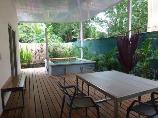 En Venta: Propiedad de Inversión Llave en Mano con 6 Lodges en Surfside Potrero