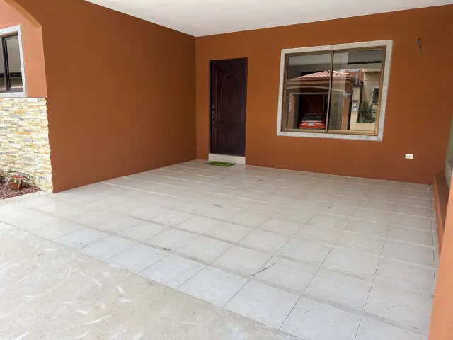 Condominio Moderno de 2 Dormitorios en Monte Blanco, Heredia