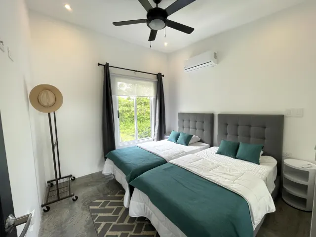 Casa de Playa Moderna en Venta Cerca de Playa Palma, Parrita