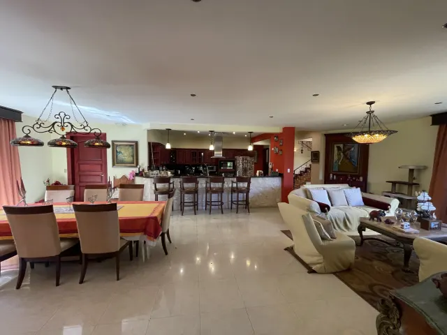 Bosques de Doña Rosa, casas