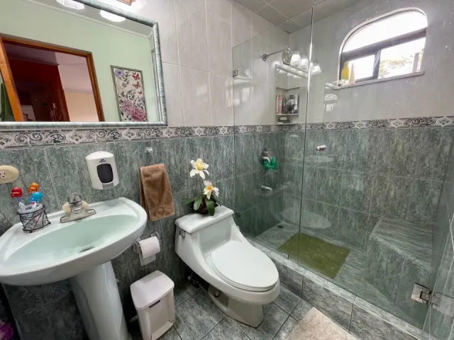 Rohrmoser Roma, Pavas casa en venta con apartamentos