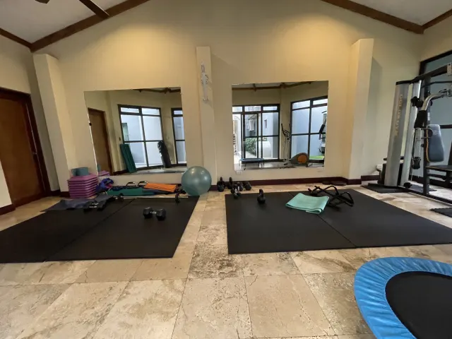 Elegante apartamento en venta Escazu Trejos Montealegre