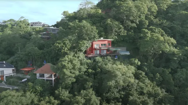 Casa de Lujo con Piscina Infinita y Vistas 360° en la