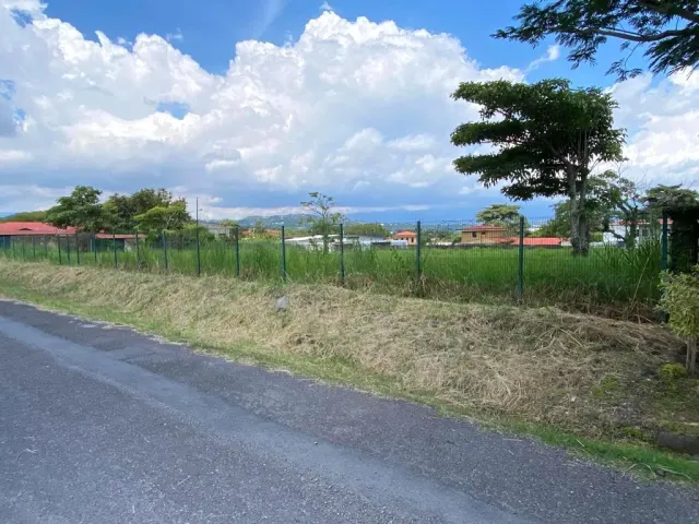 Lote para desarrollo en venta Santa Ana media densidad