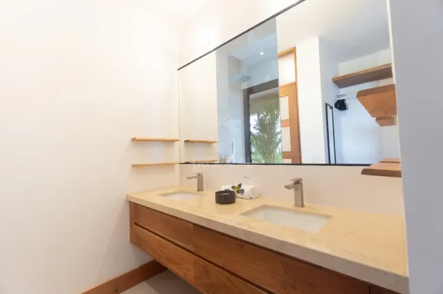 Casa de Lujo con Piscina Infinita y Vistas 360° en la