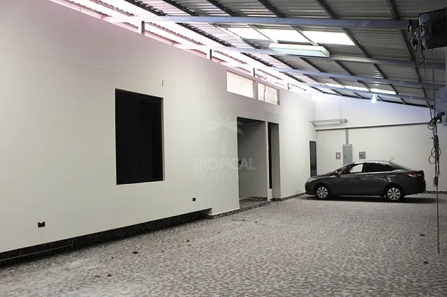 Building for Rent in Barrio Dent, San Pedro – Ideal for Offices or Corporate Headquarters