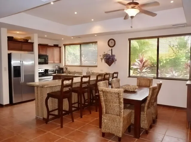 Villa de Lujo Frente al Mar en Playa Hermosa, Jacó – $875,000 USD