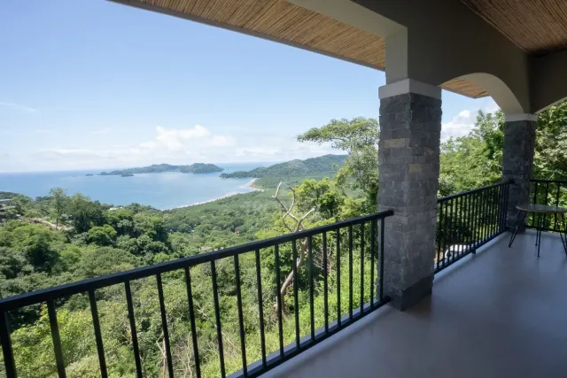 Casa de Lujo con Piscina Infinita y Vistas 360° en la