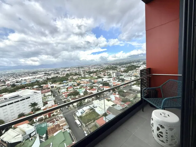Penthouse moderno en Barrio Escalante – | Vida urbana con vista panorámica