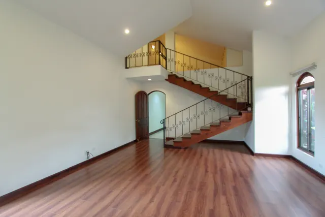 Casa en venta alquiler Bosques de Lindora, Santa Ana