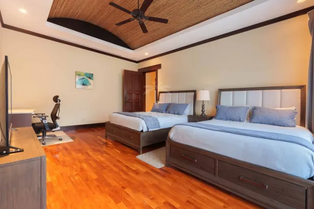 Residencia de Lujo en Hacienda Pinilla con Arquitectura Colonial Española y Estilo de Vida Resort