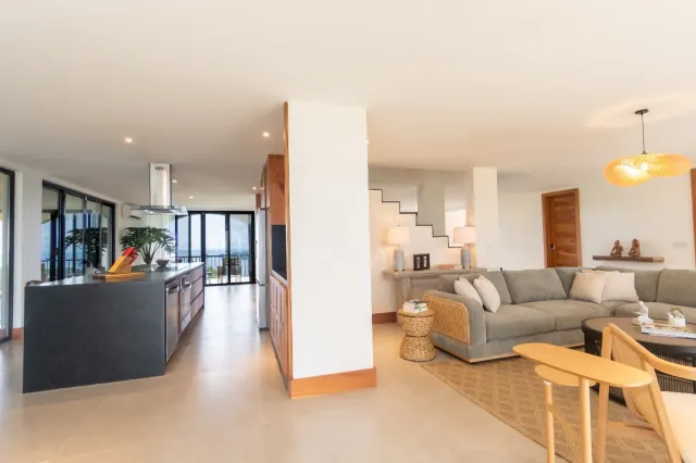 Casa de Lujo con Piscina Infinita y Vistas 360° en la