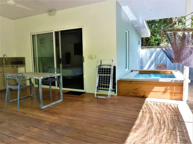 En Venta: Propiedad de Inversión Llave en Mano con 6 Lodges en Surfside Potrero