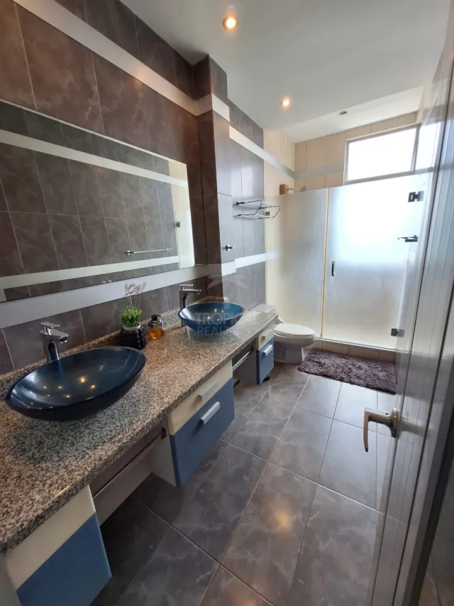 Apartamento amueblado en alquiler Escazú