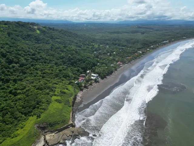 Villa de Lujo Frente al Mar en Alquiler en Playa Tivives, Costa Rica